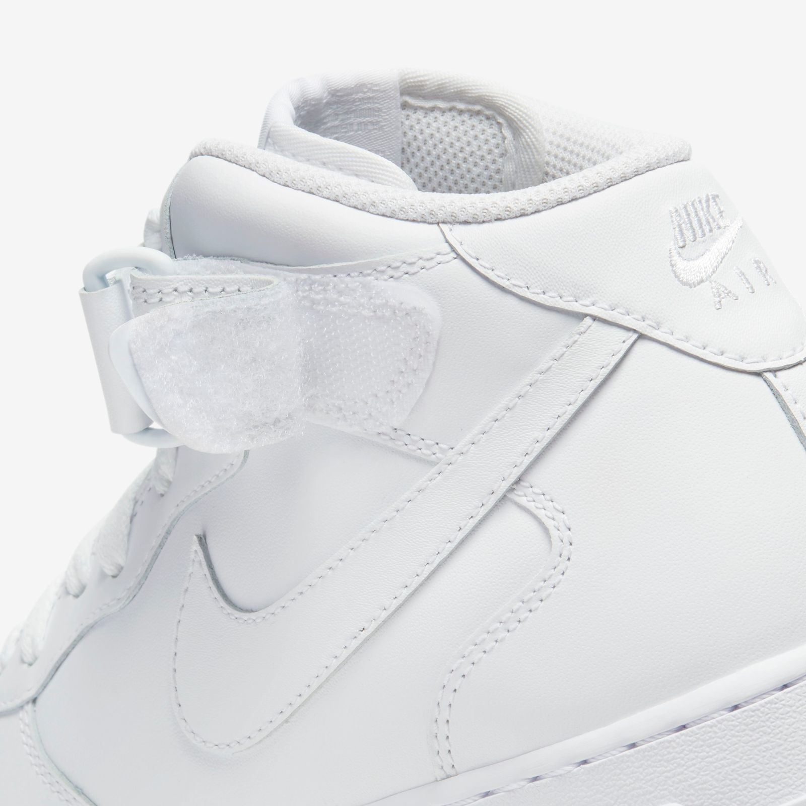 Nike Air Force 1 07 Mid